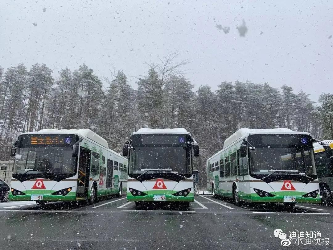 日本富士山迎來首批中國純電動大巴運營！